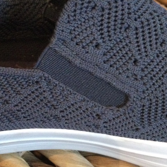 🌿NEW Navy Blue Slip-Ons🌿 - Picture 7 of 9